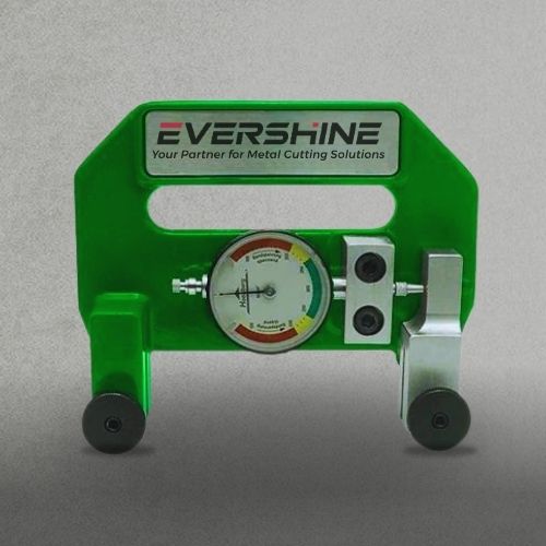 Handheld optical refractometer for coolant concentration measurement